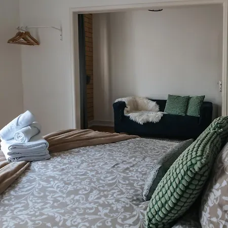 Aquilla Family 302 *