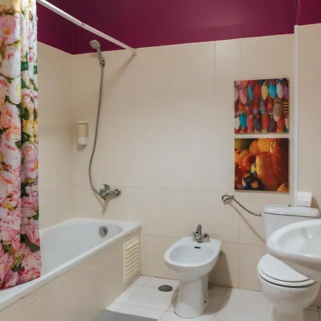 Aquilla Family 302 * ליסבון