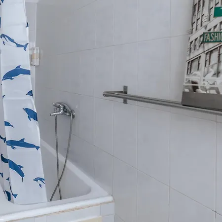 Aquilla Family 302 *