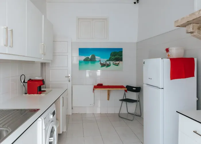 Проживання в сім'ї Aquilla Family 302