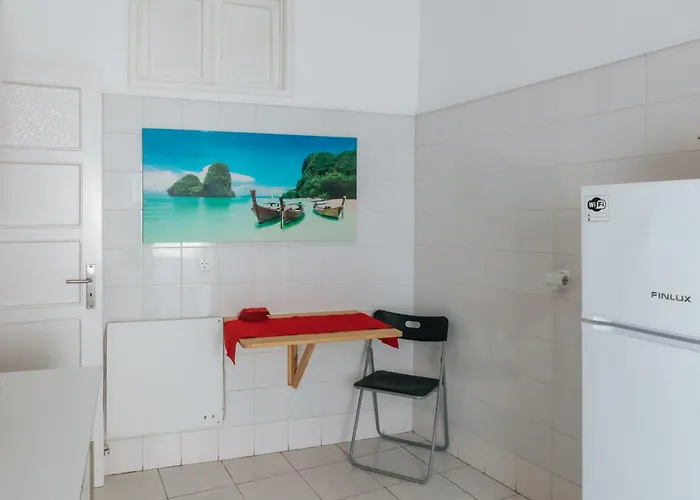 Проживання в сім'ї Aquilla Family 302 Лісабон