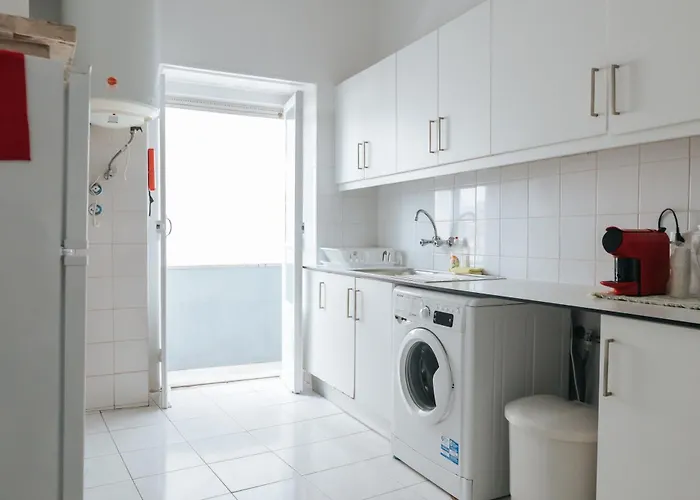 Проживання в сім'ї Aquilla Family 302 *