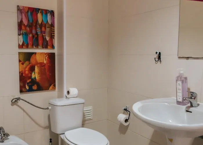 Aquilla Family 302 Проживання в сім'ї *