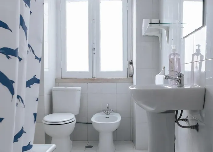 Проживання в сім'ї Aquilla Family 302 Лісабон