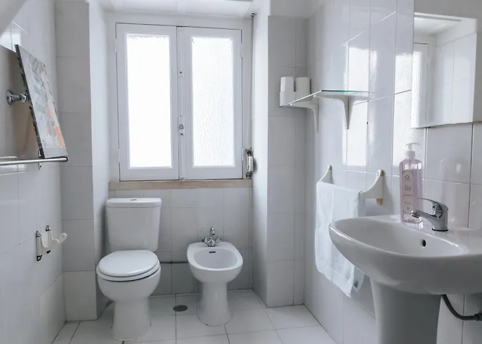 Aquilla Family 302 Проживання в сім'ї *